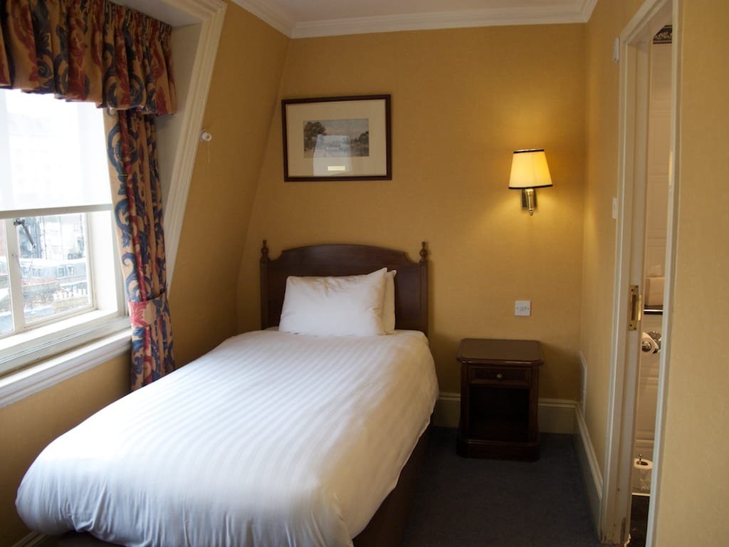 One-Bedroom Apartment — One Single Bed